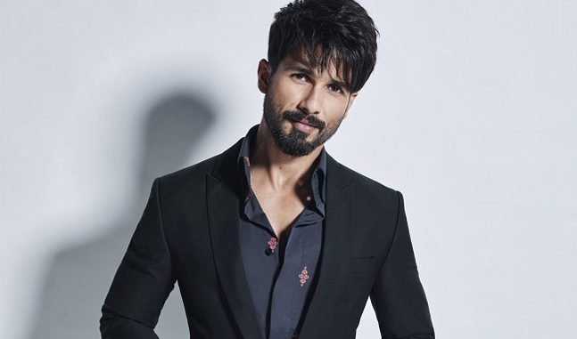 Shahid  Kapoor shows his formal jhalak on his dance reality show.